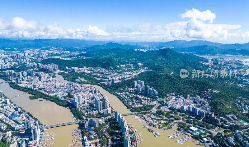 阳光下的海南三亚鹿回头空镜头航拍风景