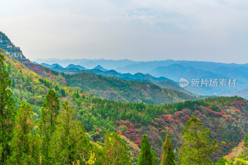 山东淄博潭溪山大裂谷地质公园秋景