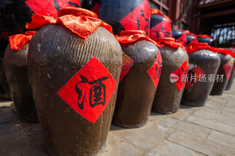 中国传统酒坛白酒酿酒
