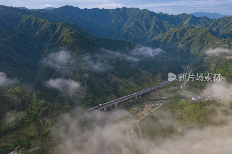 浙江开化高山群山云海航拍