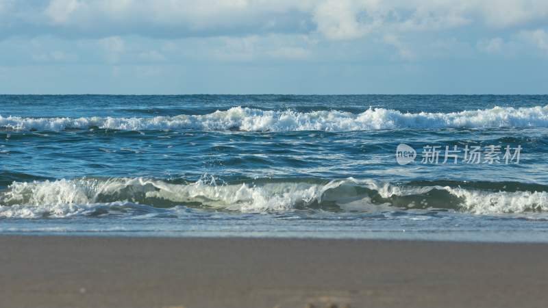 海浪波涛汹涌浪花巨浪浪潮汹涌