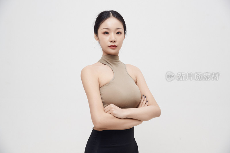 穿着运动服的亚洲美女