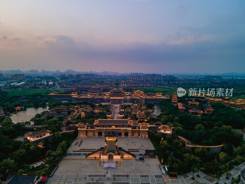 湖北襄阳唐城影视城夜景