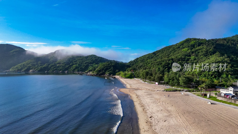 航拍海浪拍打沙滩大海海洋风景