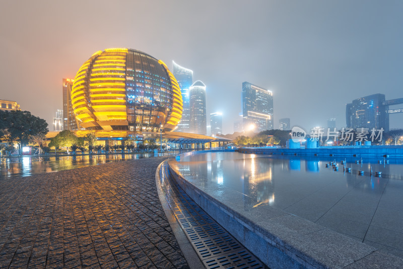 杭州国际会议中心-雨夜城市建筑