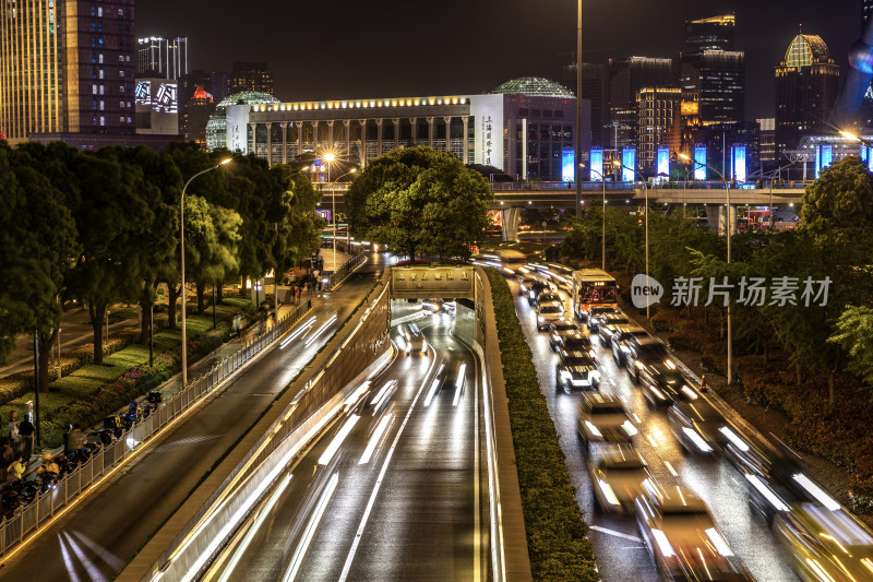 延安东路隧道夜景车流和上海国际会议中心