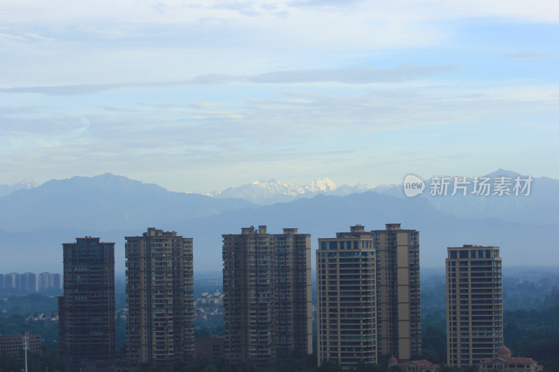 在成都遥望雪山之温江区