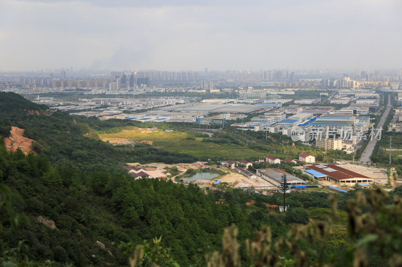 苏州大阳山山顶俯瞰城市全景