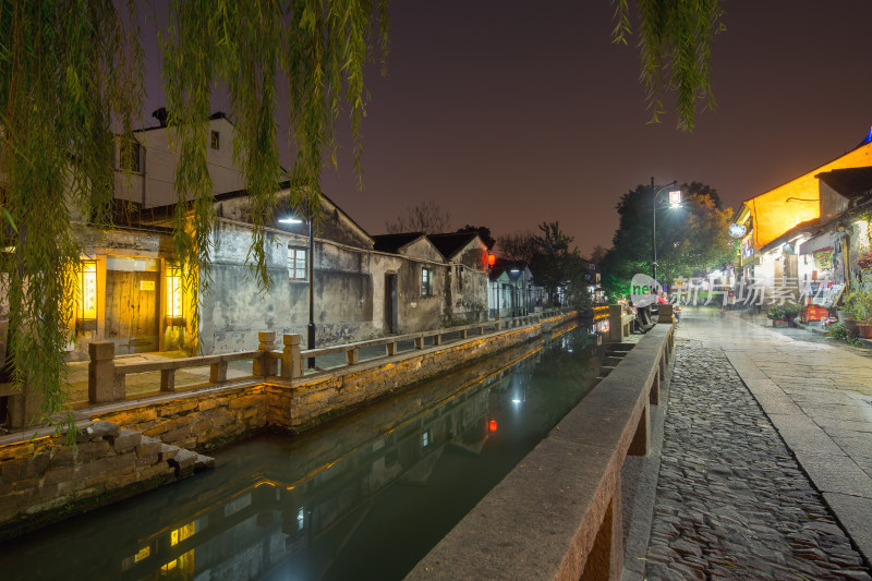 苏州平江路夜景