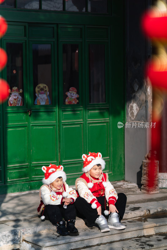 中国传统新年春节儿童红色可爱喜庆服装