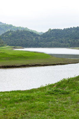 小河边的草地——安吉小杭坑营地