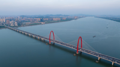 航拍杭州之江大桥黄昏蓝调