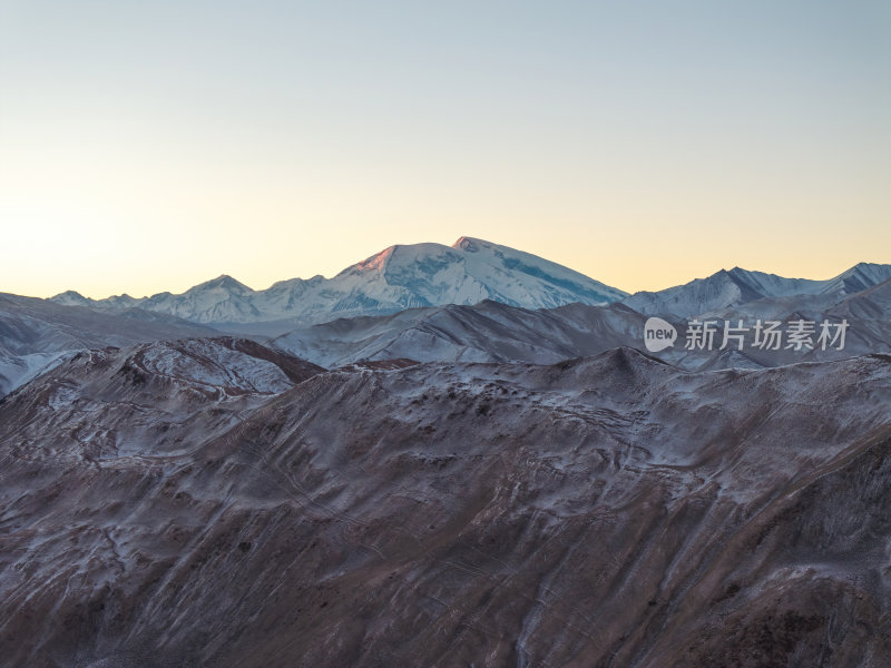 新疆喀什阿克陶塔县白沙湖喀喇昆仑山脉航拍