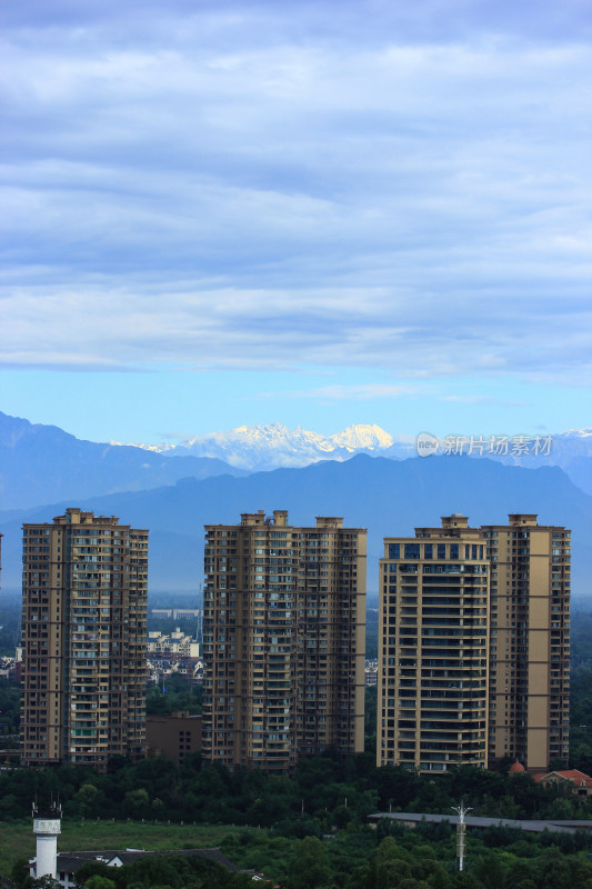 在成都遥望雪山之温江区