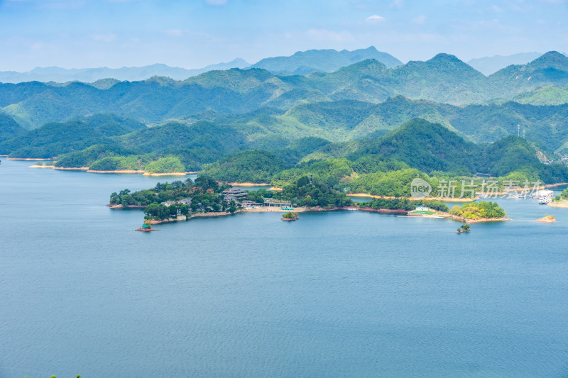 千岛湖天屿山观景台俯瞰千岛湖