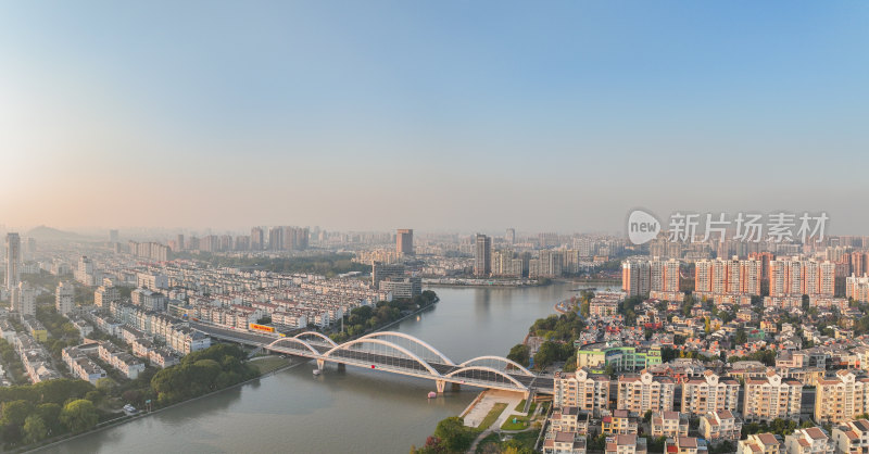 航拍昆山秋冬道路风光大景