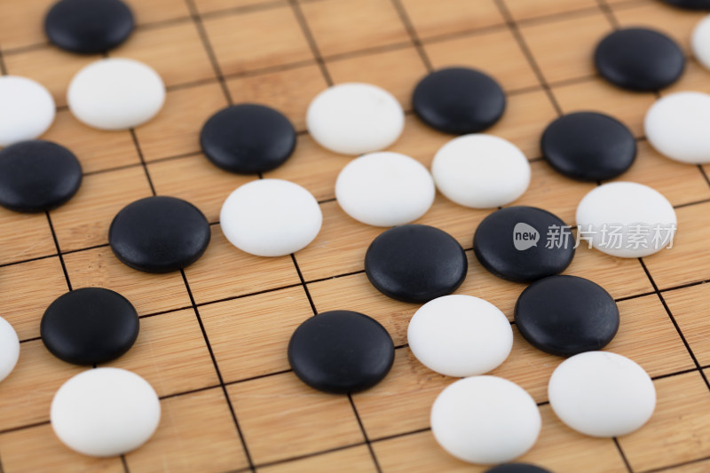 棋盘上的围棋子