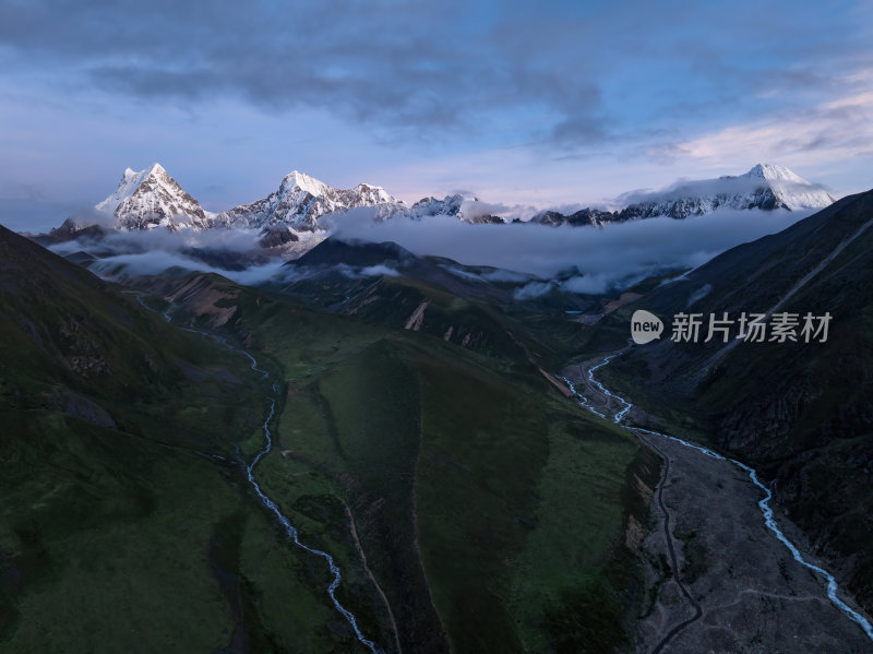 西藏山南洛扎秘境库拉岗日白马林措航拍