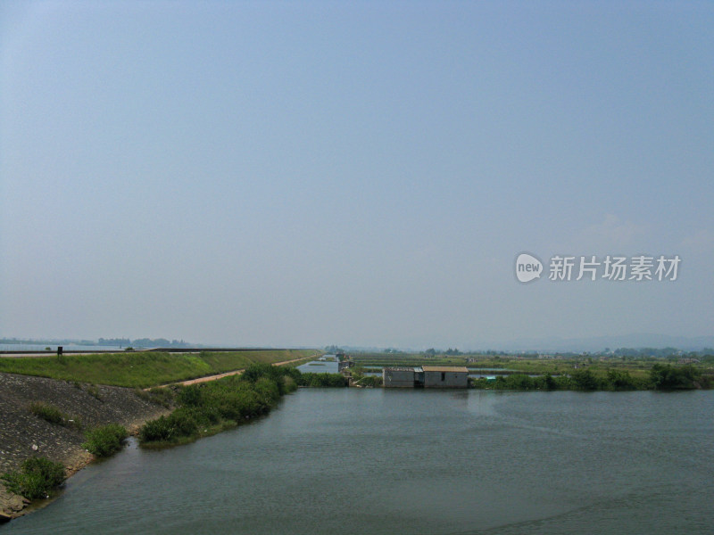 广西防城港东兴口岸与对岸的越南建筑风光