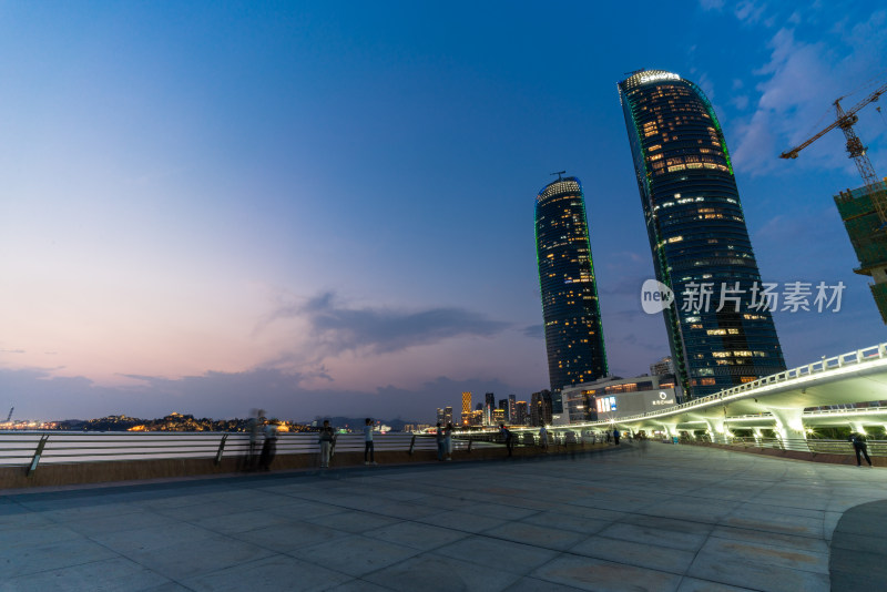 厦门世茂海峡大厦夜景