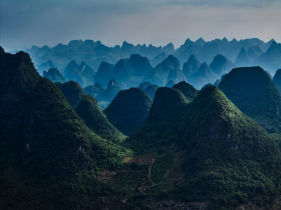 层层叠叠的山峰