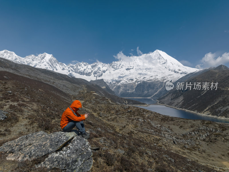 西藏山南洛扎秘境库拉岗日白马林措航拍