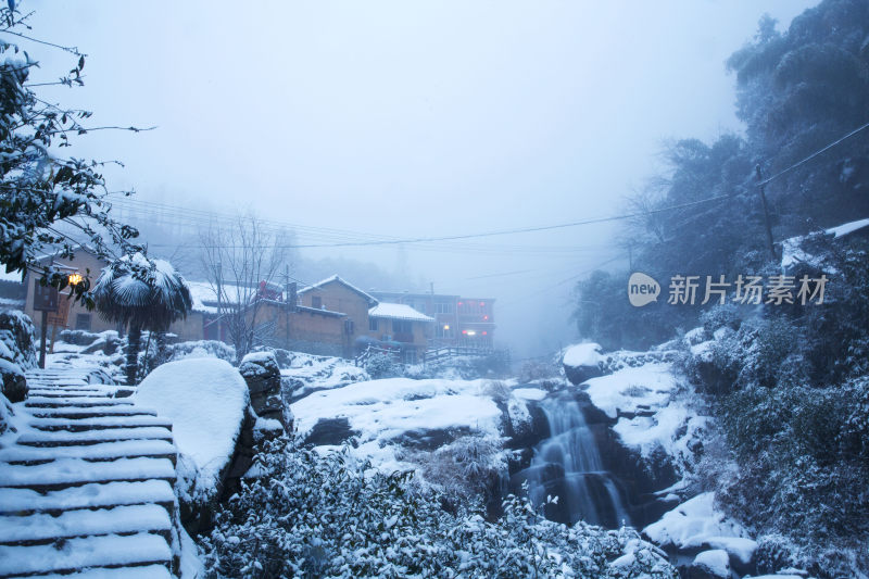 云和梯田周边雪后的风景