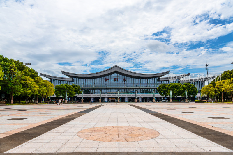 湖南省衡阳市高铁站外景广场