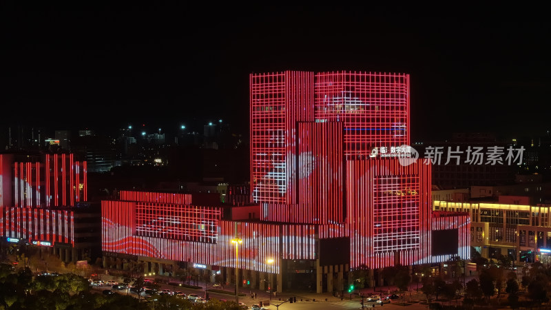 夜晚城市大楼红色灯光秀