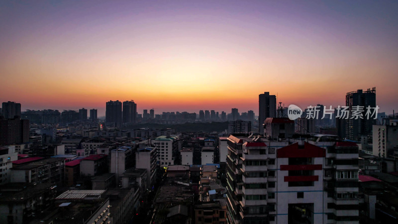 航拍湖南衡阳城市夕阳晚霞日落航拍图