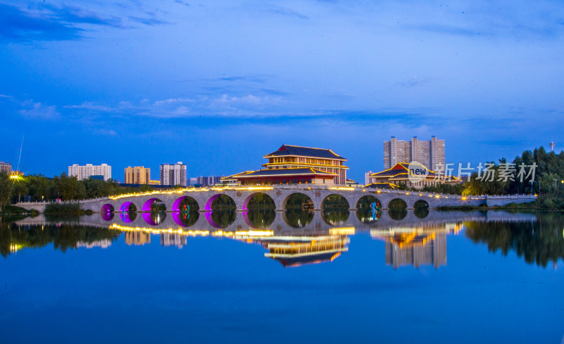 阿克苏市区迎宾馆夜景