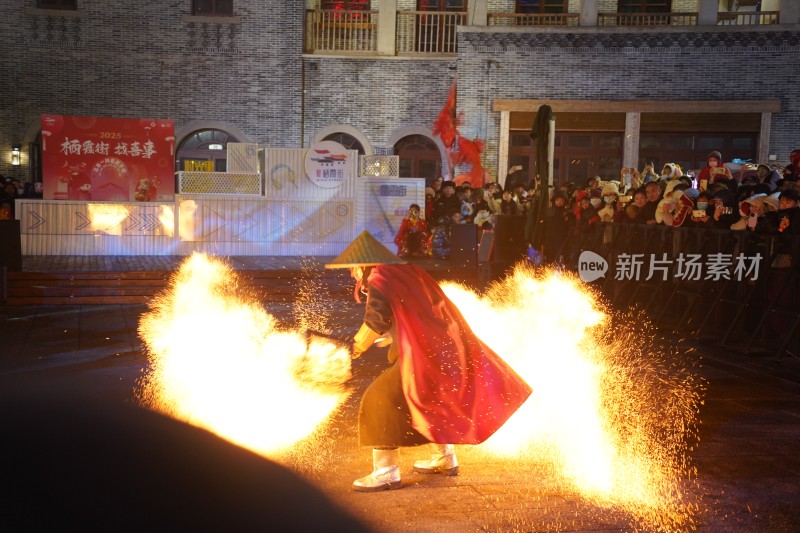 威海市环翠区栖霞街蛇年春节火壶表演