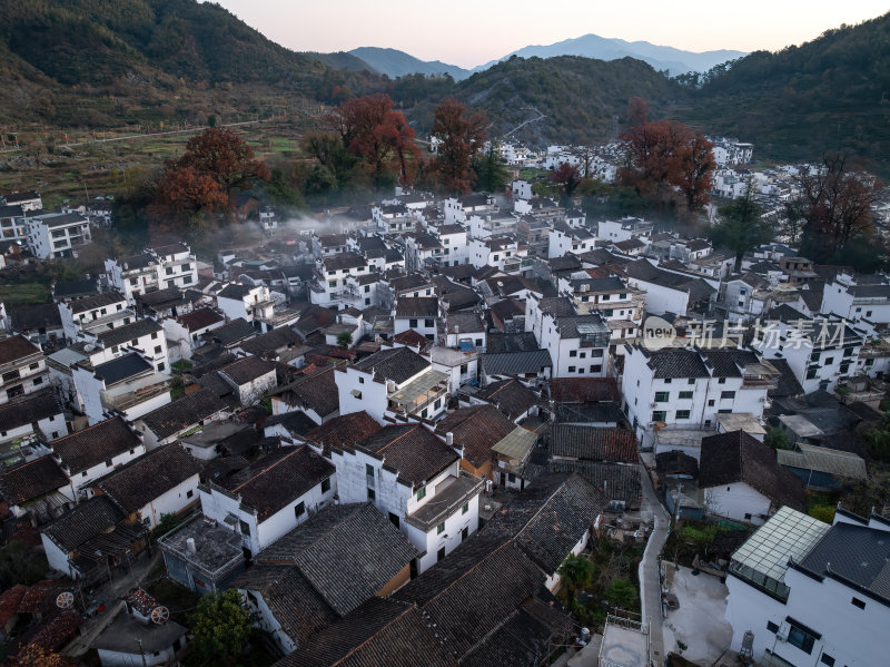 江西上饶婺源石城红枫网红景点日出晨雾航拍