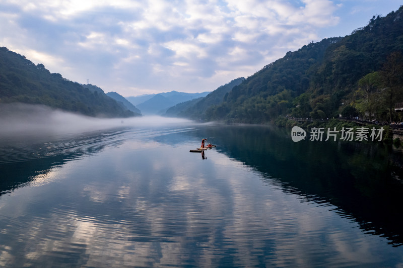 郴州小东江清晨迷雾航拍图