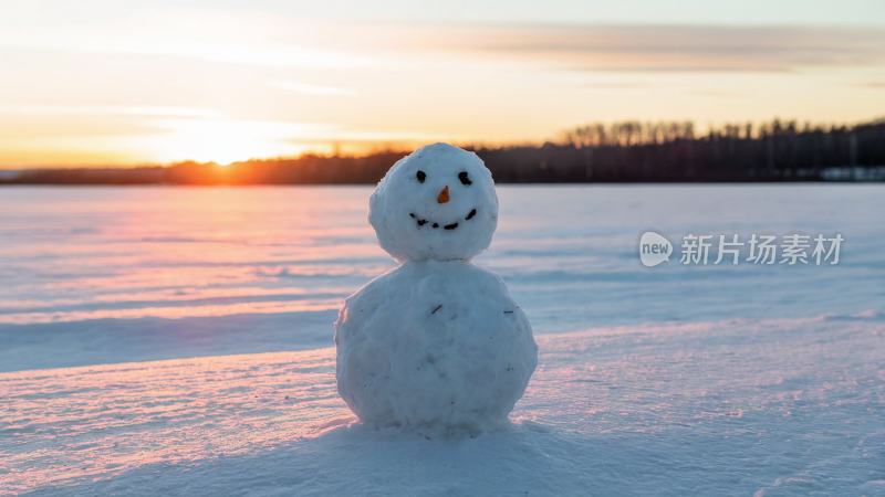 圣诞节堆雪人节日气氛