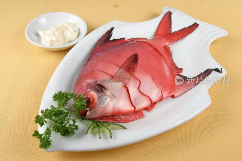 沙律烟鲳鱼