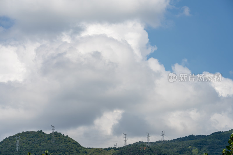 晴空万里白云朵朵