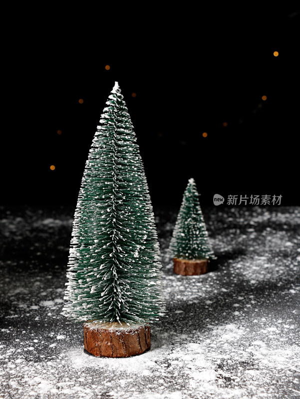 下雪中的圣诞节圣诞树