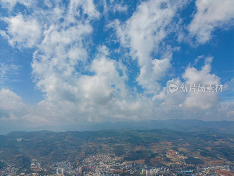 航拍云南红河州个旧市城市风光