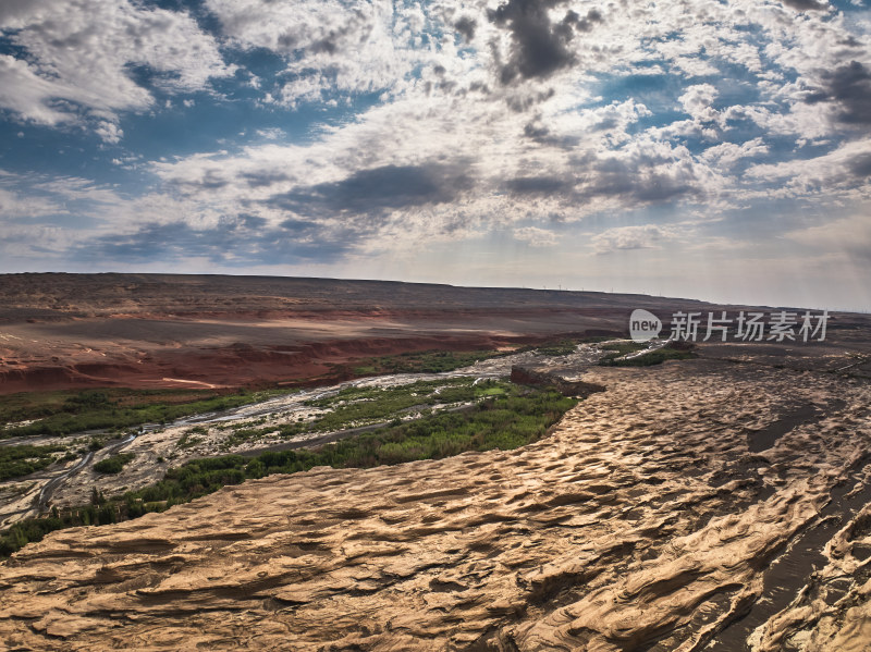 新疆天山红河谷雅丹地貌