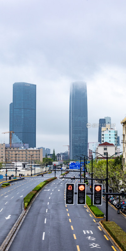 上海石龙路天桥街景