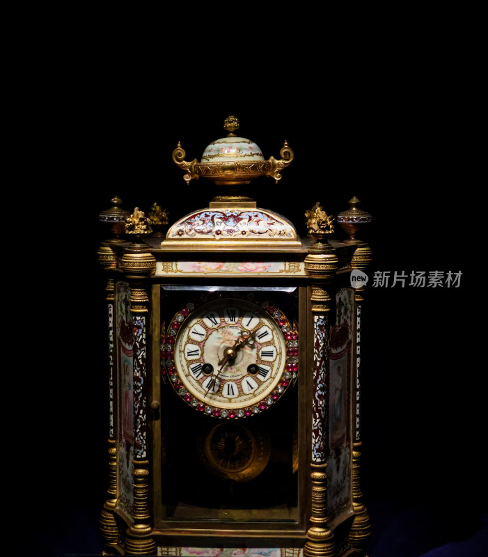 故宫博物院法国铜镀金珐琅六角钟