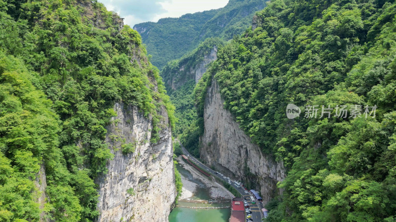 航拍大山峡谷森林自然风光