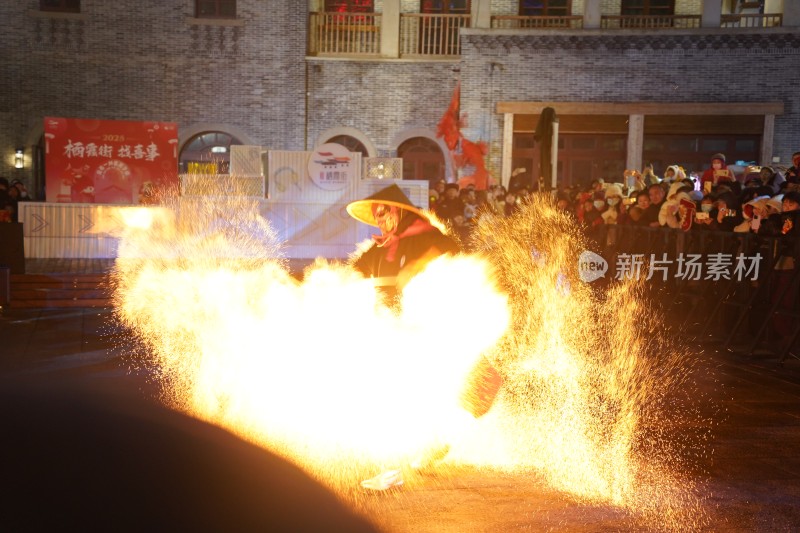 威海市环翠区栖霞街蛇年春节火壶表演