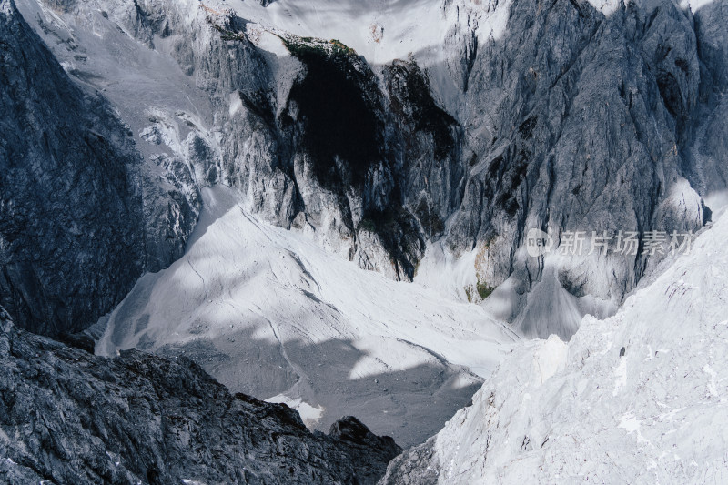 丽江玉龙雪山大峡谷