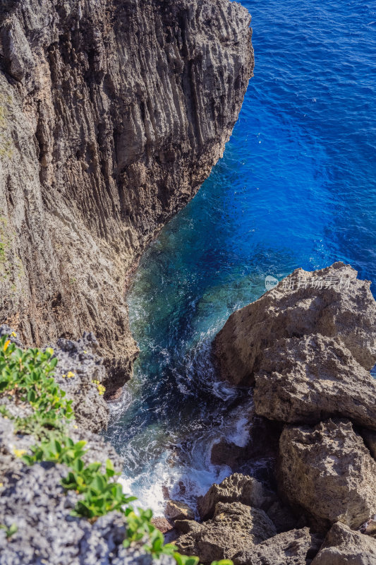 小岛海湾