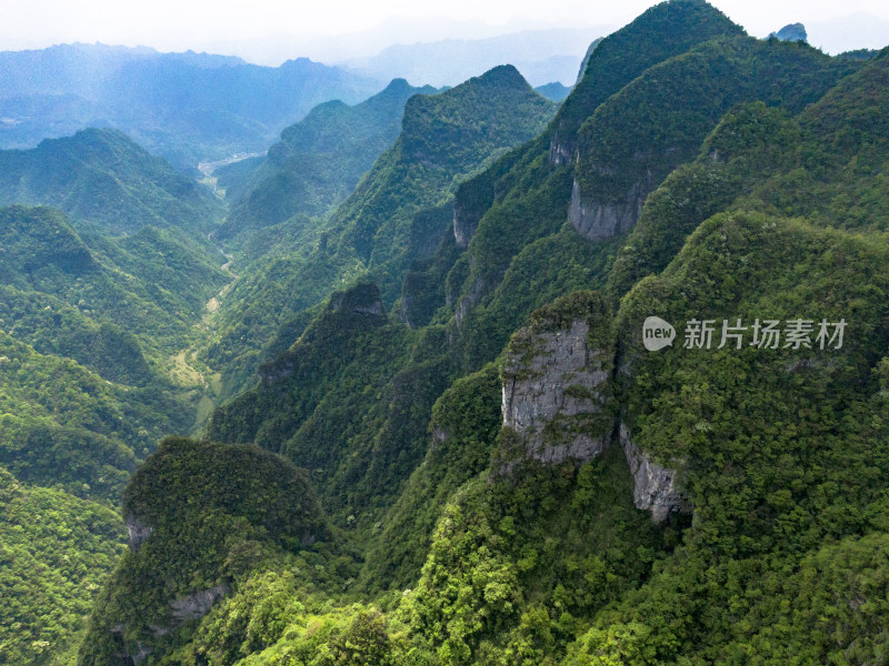 祖国壮丽山河湖南张家界奇山