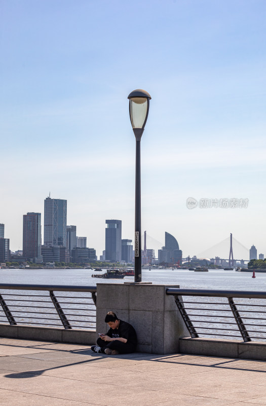 上海外滩外白渡桥陆家嘴黄浦江城市景观