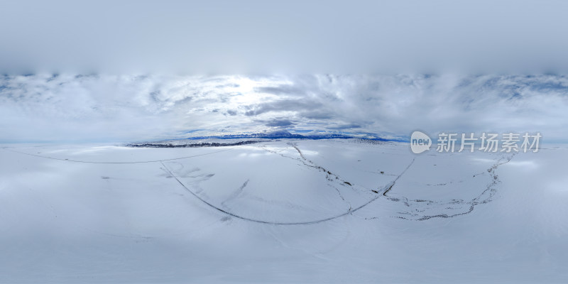 中国新疆阿勒泰冬季雪景茫茫雪原与雪山