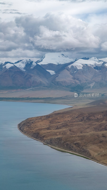 西藏阿里地区纳木那尼峰河道高空航拍